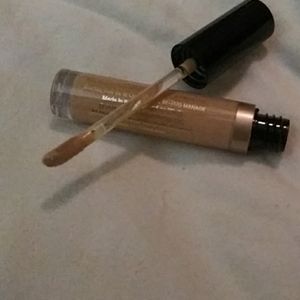 Too Faced Born This Way Concealer